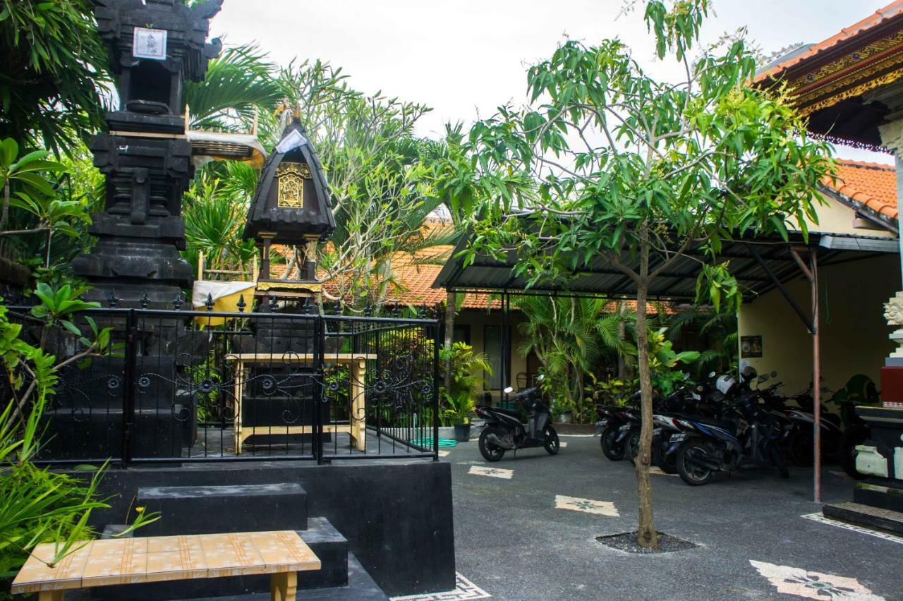 Putu Guest House Canggu Esterno foto