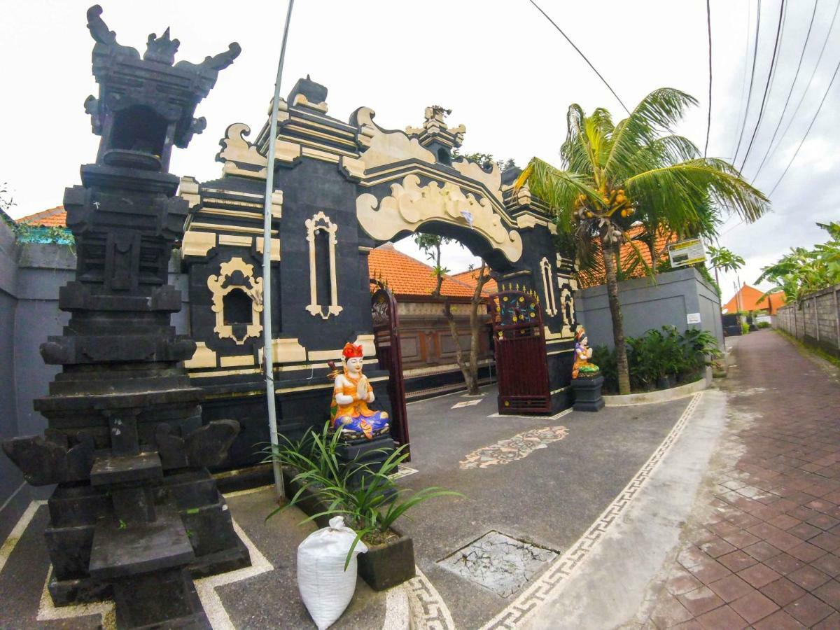 Putu Guest House Canggu Esterno foto
