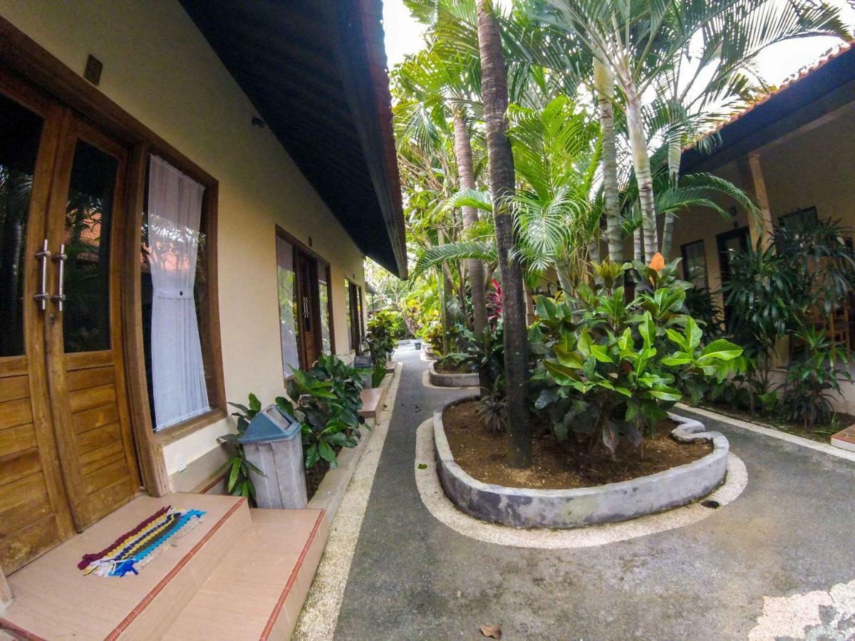 Putu Guest House Canggu Esterno foto