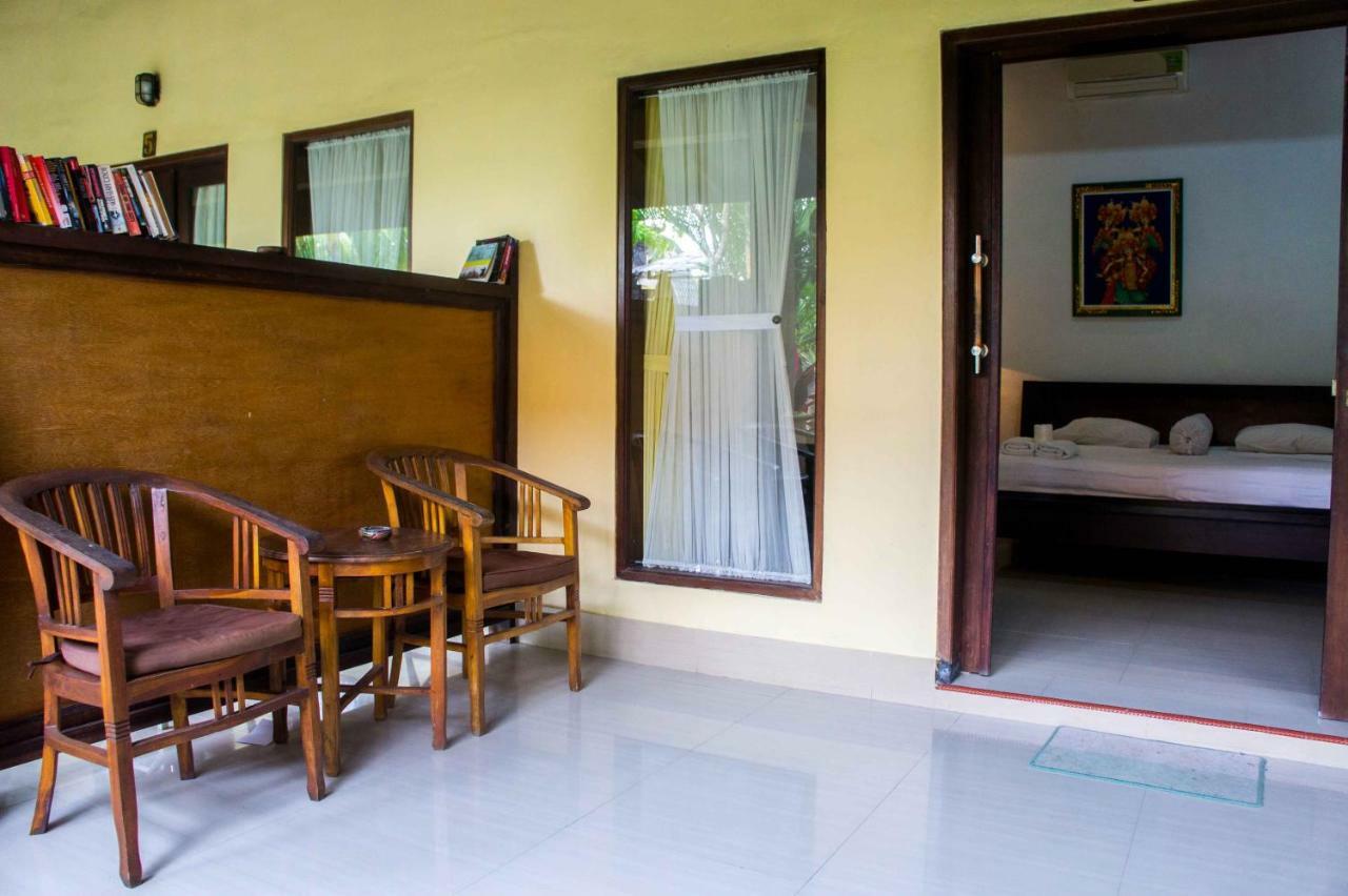 Putu Guest House Canggu Esterno foto