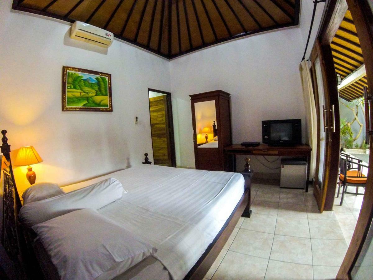 Putu Guest House Canggu Esterno foto