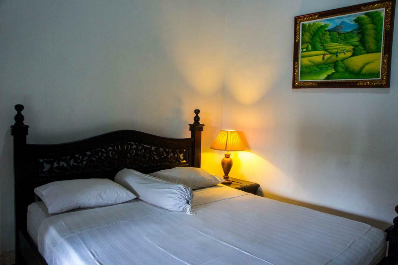 Putu Guest House Canggu Esterno foto