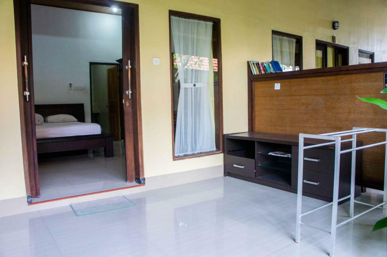 Putu Guest House Canggu Esterno foto