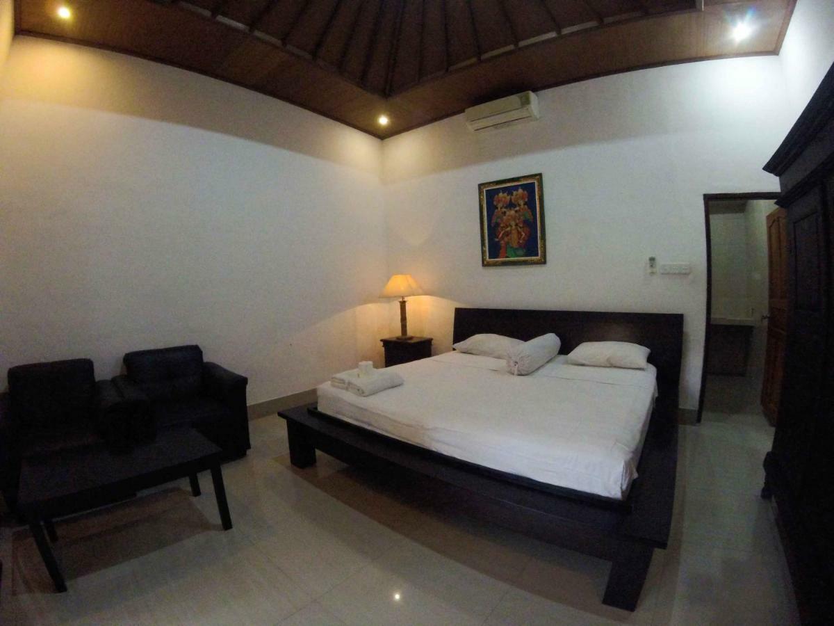 Putu Guest House Canggu Esterno foto