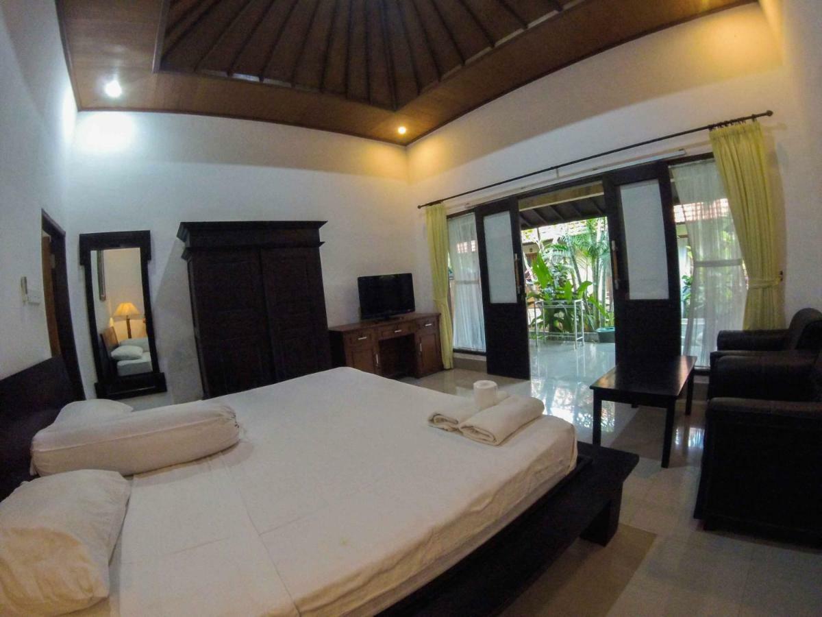 Putu Guest House Canggu Esterno foto