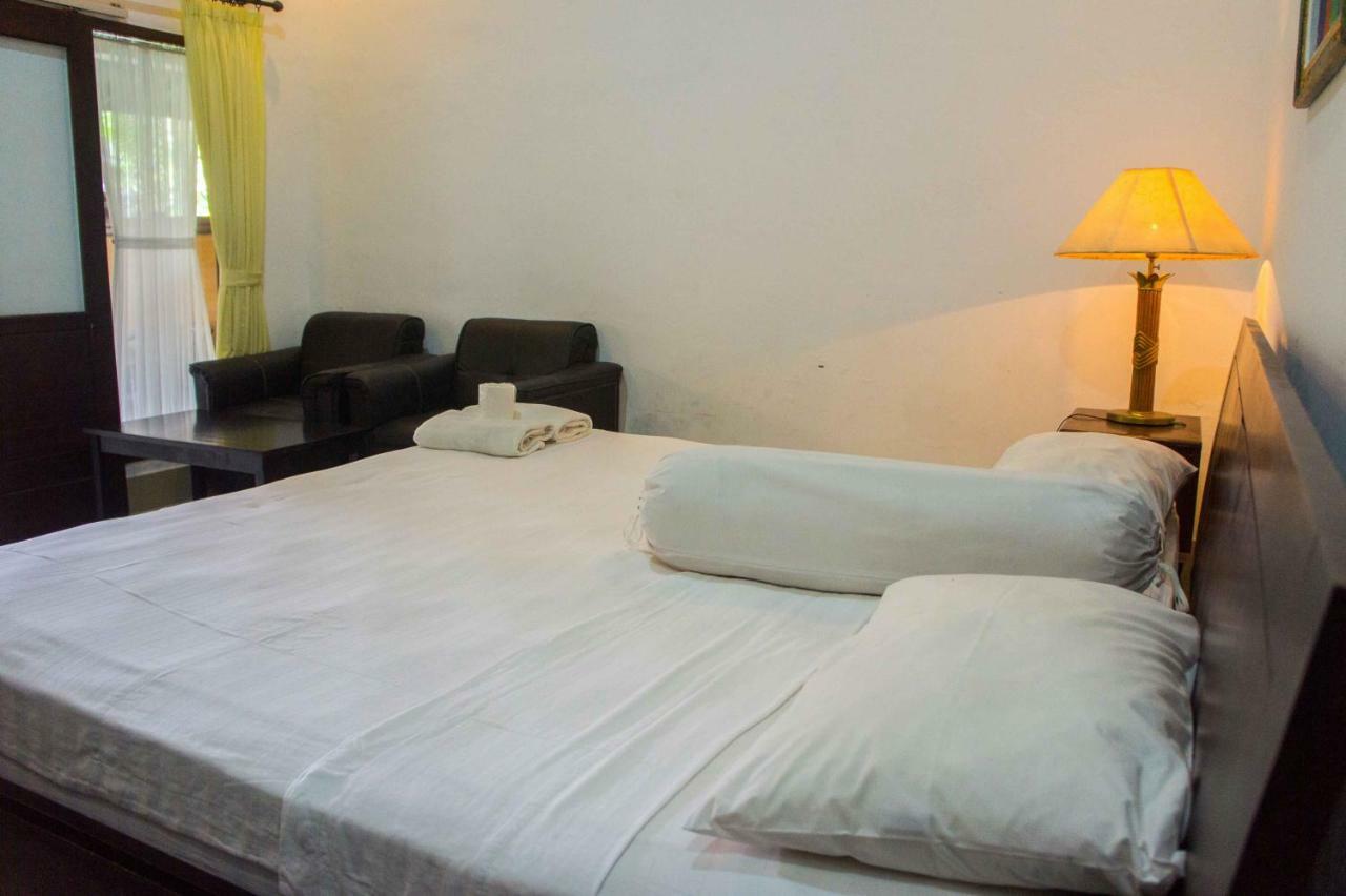 Putu Guest House Canggu Esterno foto